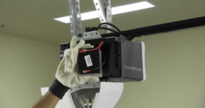 how to replace garage door opener battery